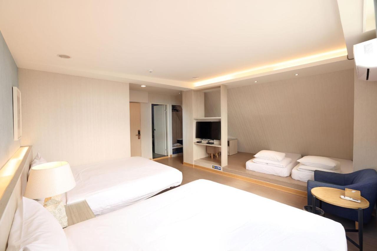 F Hotel - Hualien Zhongxiao Buitenkant foto
